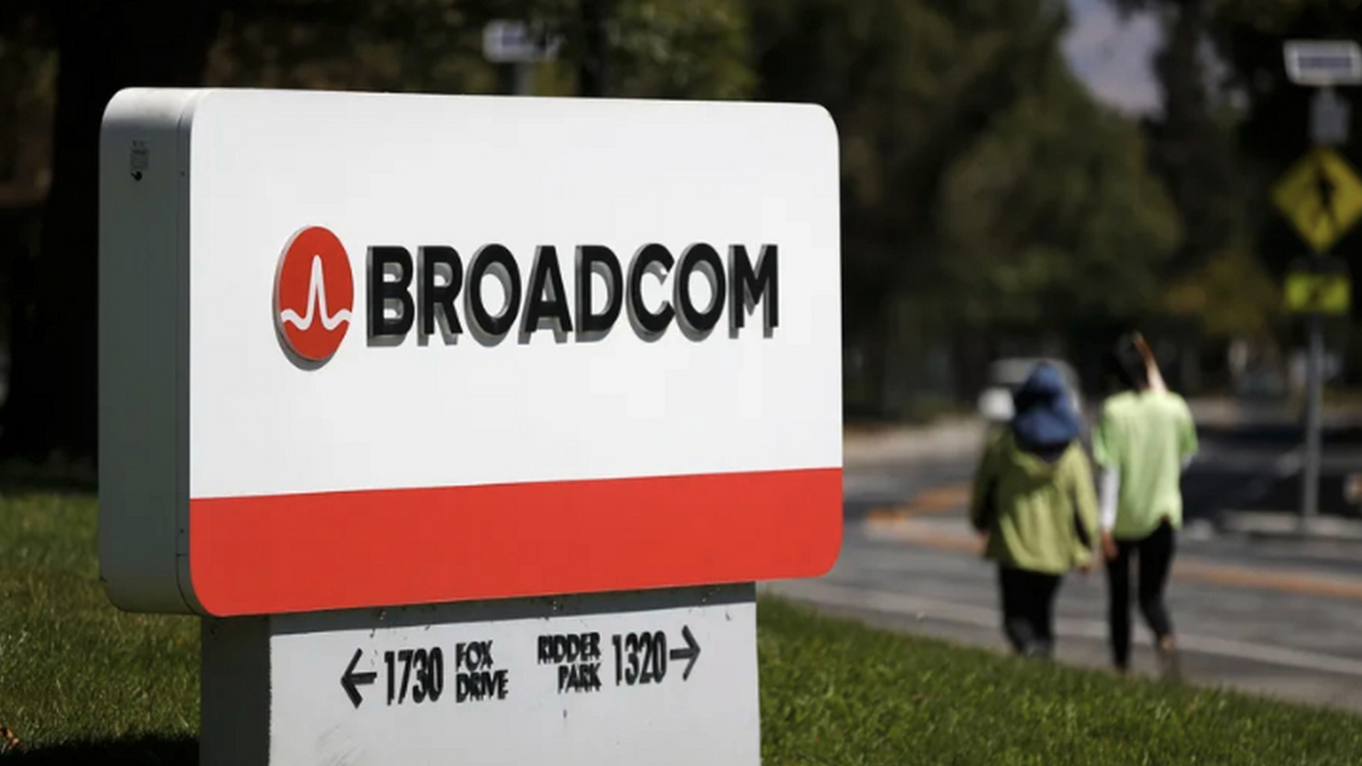 Broadcom博通(tōng)芯片公司logo設計(jì)戶外(wài)标識 Broadcom博通(tōng)芯片公司logo設計(jì)戶外(wài)标識/